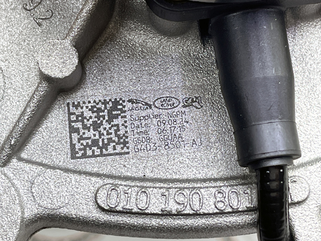 Водяний насос 122123457 LAND ROVER