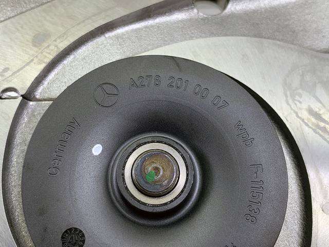 Водяний насос 2782001201 MERCEDES