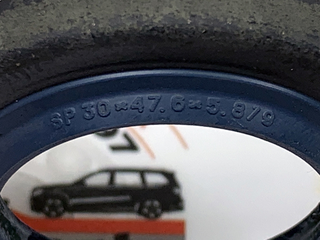 Сальник роздавальної коробки, задній, вихідний 30681339 VOLVO