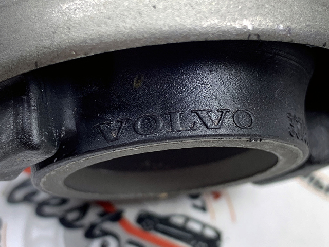Сайлентблок балки моста 30760984 VOLVO