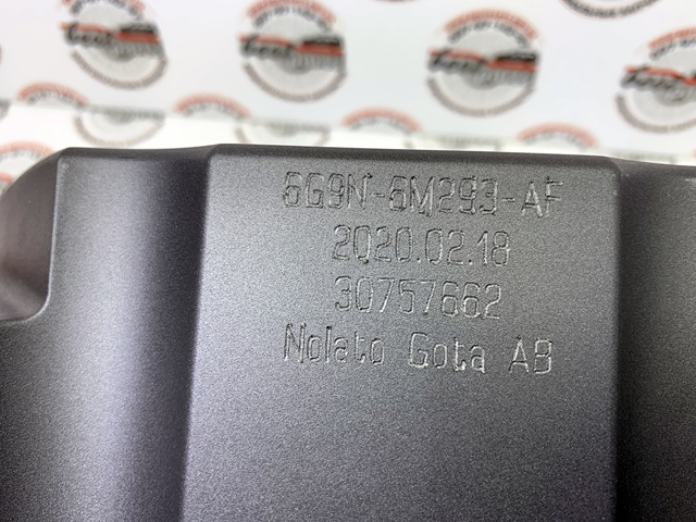 Кришка двигуна 30788481 VOLVO