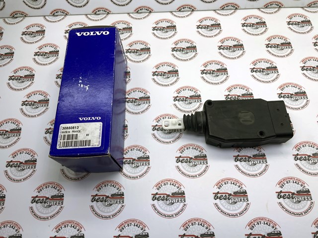 Замок водійських дверей 30850813 VOLVO