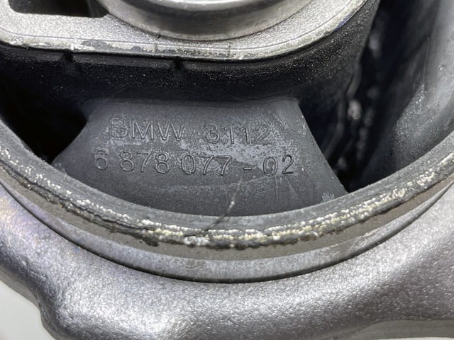 Правий важіль передній нижній підвіски 31108846964 BMW
