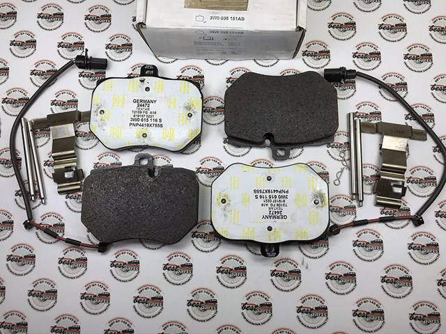 Тормозні колодки 3W0698151AB BENTLEY