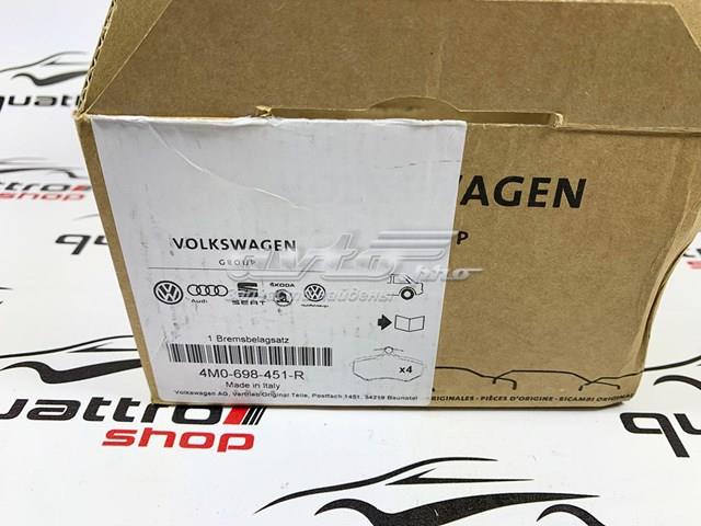 Комплект задніх колодок 4M0698451R VAG