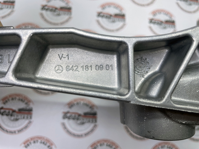 Насос маслозакачуючий 6421801600 MERCEDES