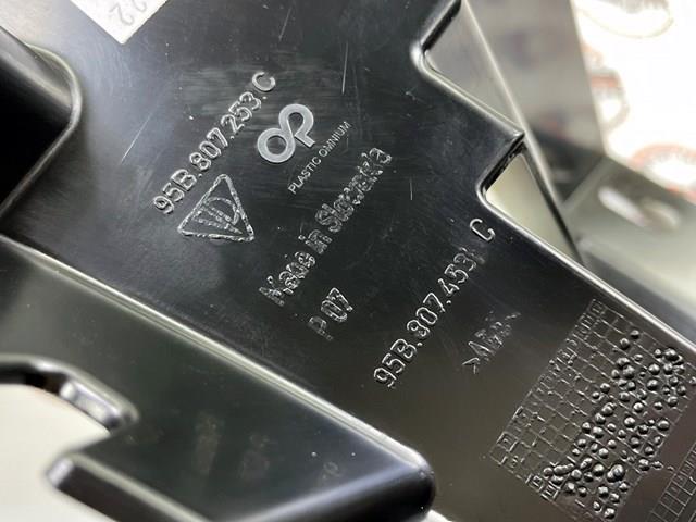 Кронштейн бампера заднього, зовнішній лівий 95B807253C PORSCHE