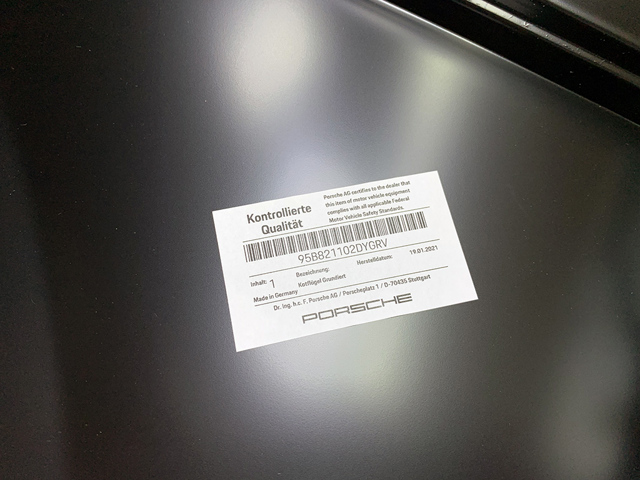 Переднє праве крило 95B821102YGRV PORSCHE
