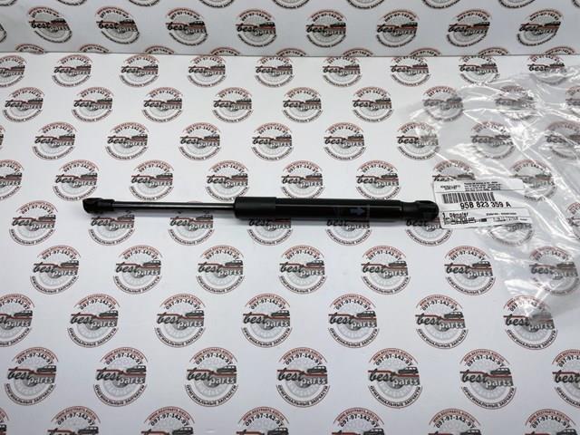 Амортизатор капота Porsche MACAN S