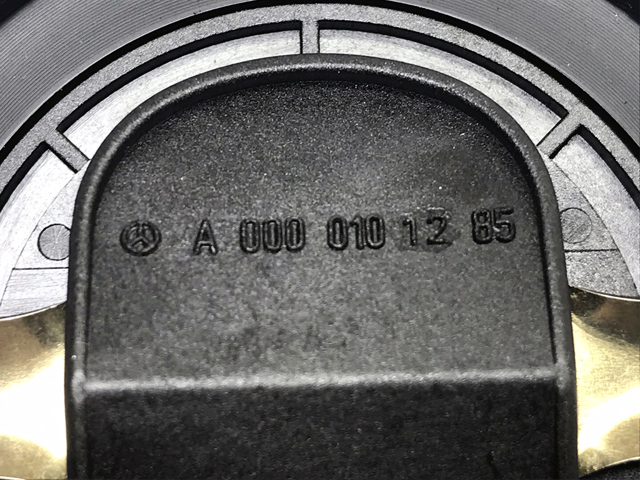 Кришка маслозаливной горловини A0000100285 MERCEDES