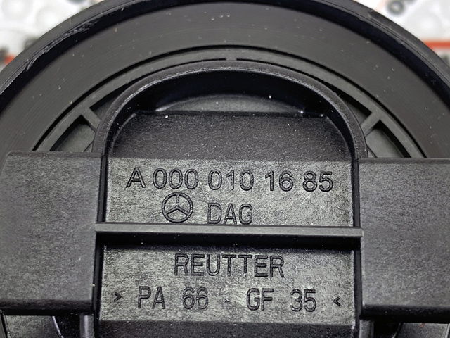 Кришка маслозаливной горловини A0000101585 MERCEDES