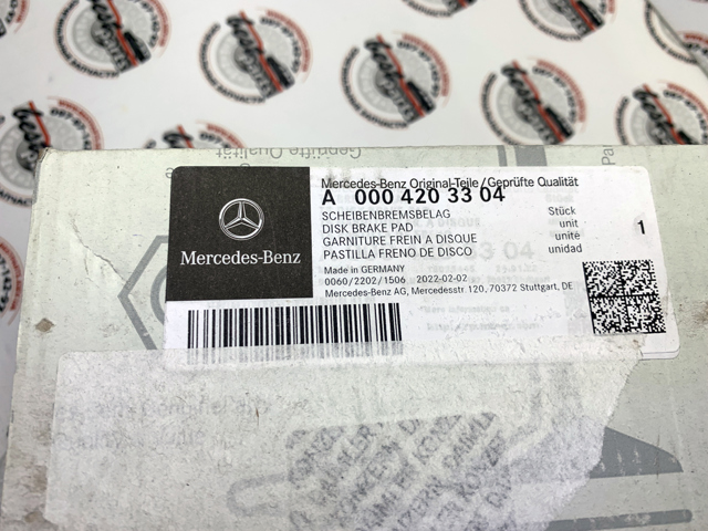 Колодки гальмові задні, дискові A0004203304 MERCEDES
