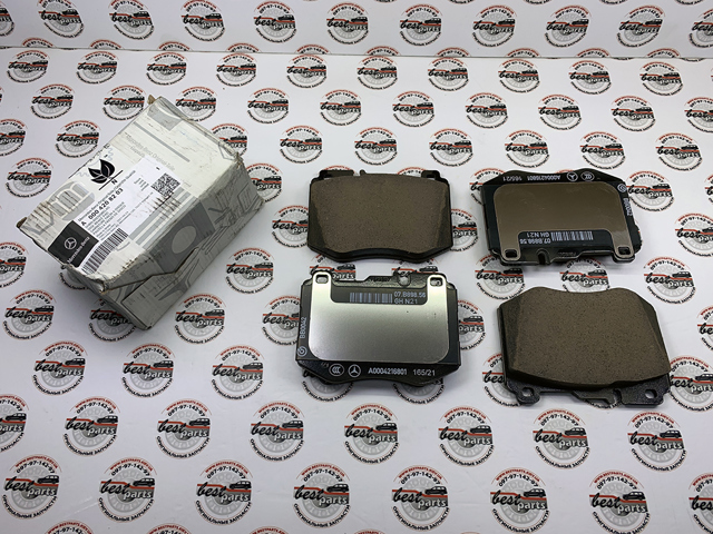 Колодки передні A000420670064 MERCEDES
