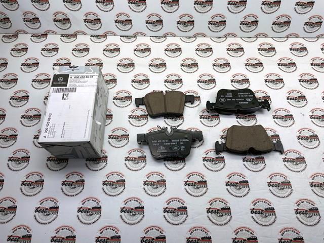 Комплект задніх колодок A0004208603 MERCEDES