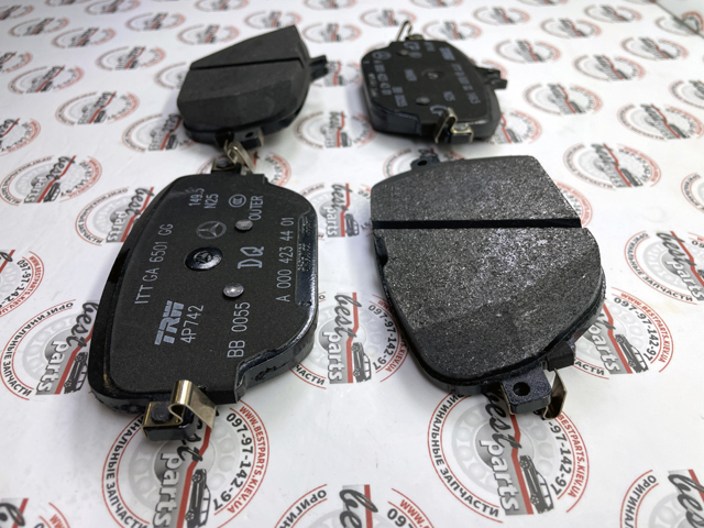 Колодки на гальмо задній дисковий A000421980164 MERCEDES