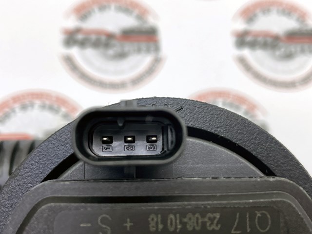 Водяний насос охолодження електро додатковий A0005003600 MERCEDES