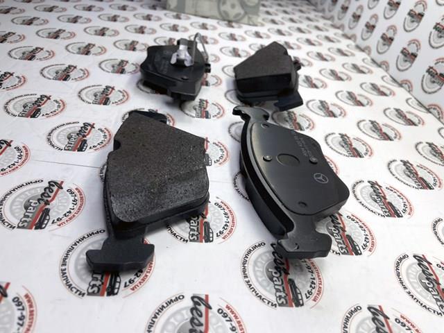 Передні гальмівні колодки A0044200320 MERCEDES