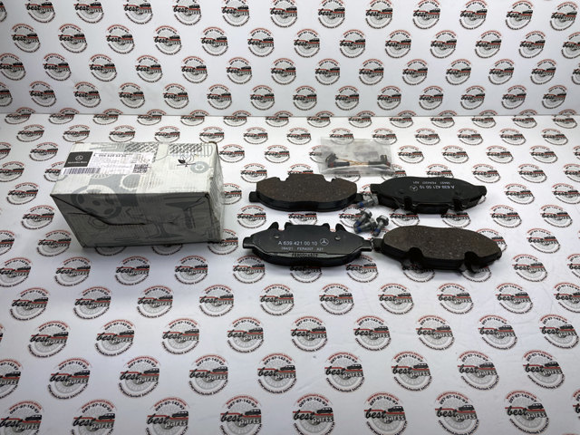 Колодки передні A0064204320 MERCEDES