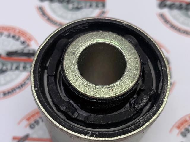 Сайлентблок задньої тяги A1663260281 MERCEDES