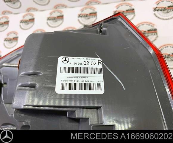 Задні ліхтарі A1669060202 MERCEDES