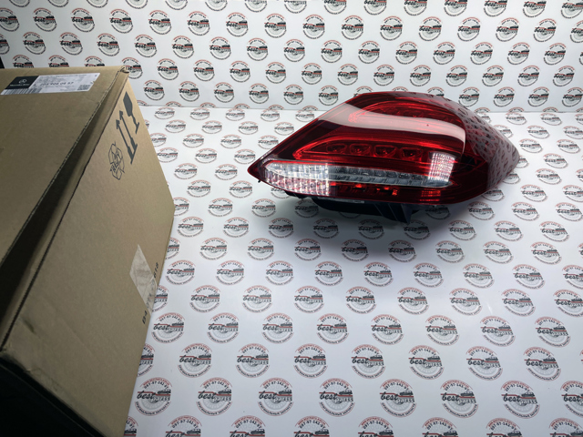 Ліхтар задній правий A2059060457 MERCEDES