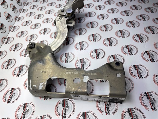 Петля капота, права A2138800228 MERCEDES