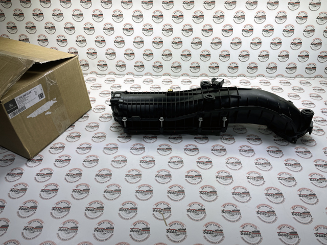 Колектор впускний A2760900442 MERCEDES
