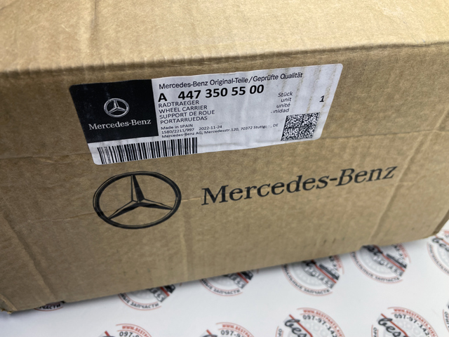 Кулак поворотний лівий A4473505500 MERCEDES