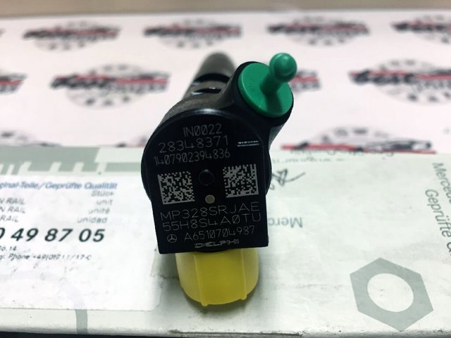 Форсунка дизельна в зборі, розпилювач + тримач A6510704987 MERCEDES