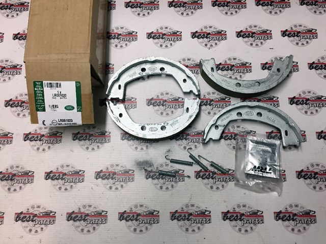 Колодки гальмові задні, барабанні LR001020 LAND ROVER