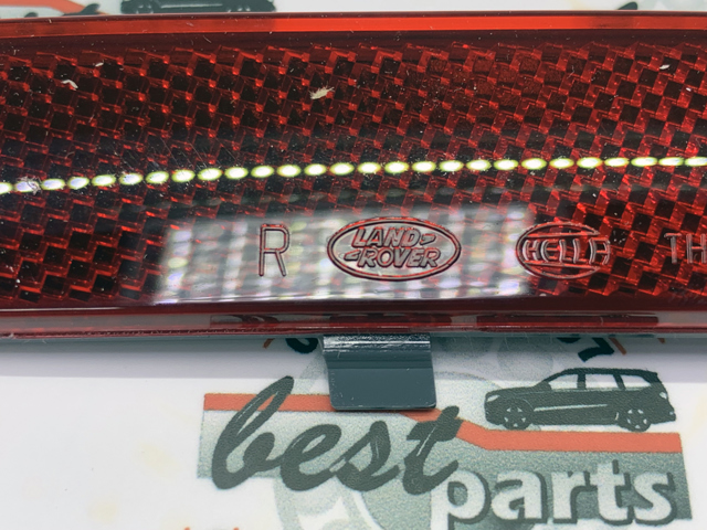 Катафот (відбивач) заднього бампера, правий LR006348 LAND ROVER