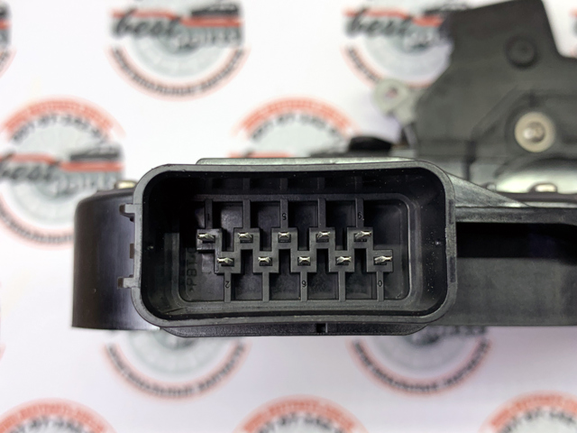 Замок двері правої передньої LR011275 LAND ROVER