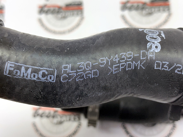 Шланг (патрубок) радіатор EGR, подача LR022718 LAND ROVER