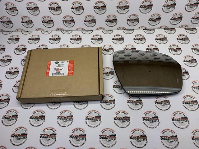 Скло дзеркала заднього виду, правого LR025225 LAND ROVER