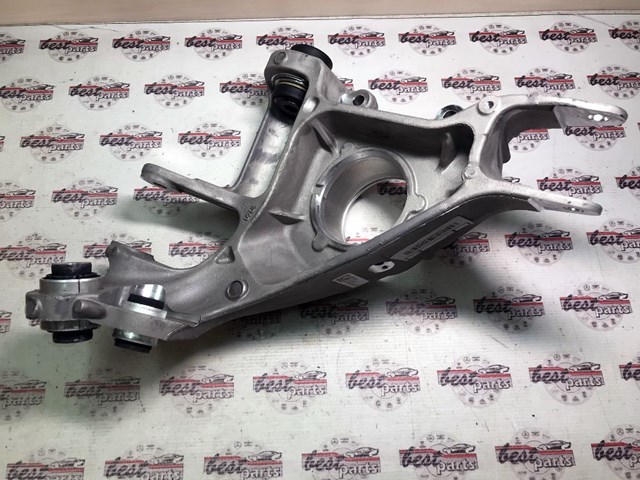Цапфа поворотного кулака LR043594 LAND ROVER