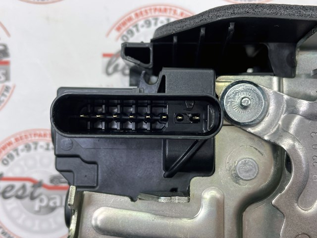 Замок задніх дверей, правих LR070431 LAND ROVER