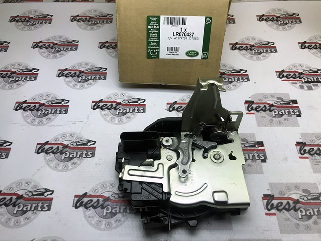 Замок двері правої передньої LR070437 LAND ROVER