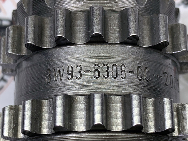 Зірка-шестерня приводу коленвалу двигуна LR072638 LAND ROVER