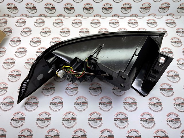 Задня ліва фара LR074813 LAND ROVER