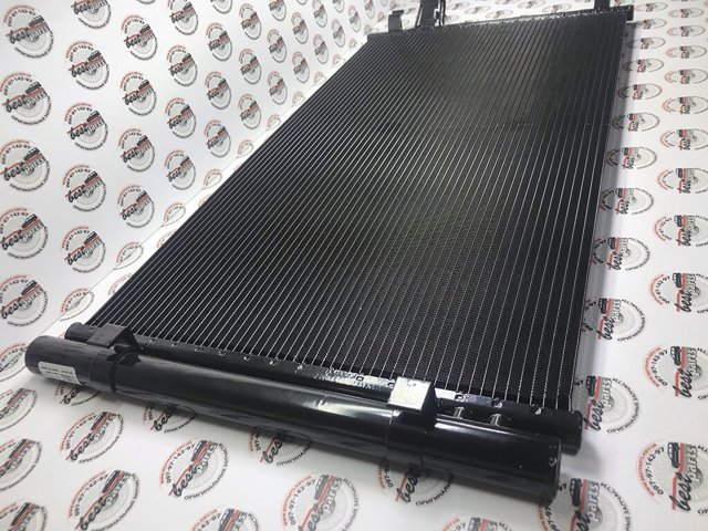 Трубопроводи і радіатор кондиціонера LR075358 LAND ROVER