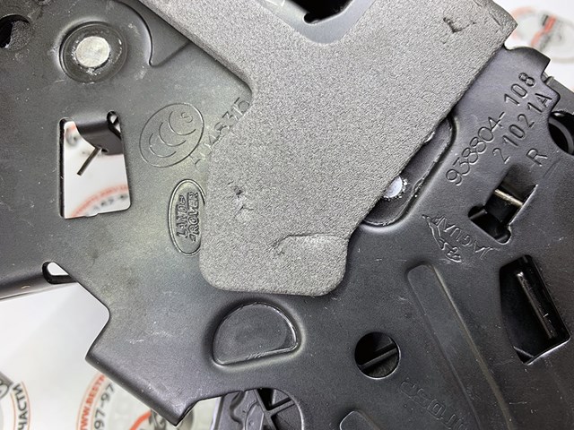 Замок двері правої передньої LR078705 LAND ROVER