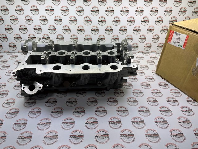 Головка блоку циліндрів (ГБЦ), ліва LR083672 LAND ROVER