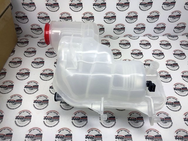Бачок розширювальний LR088547 LAND ROVER