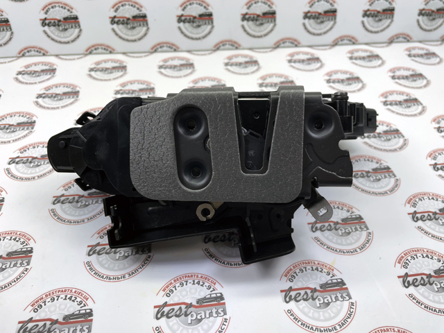 Замок дверей водія LR091349 LAND ROVER