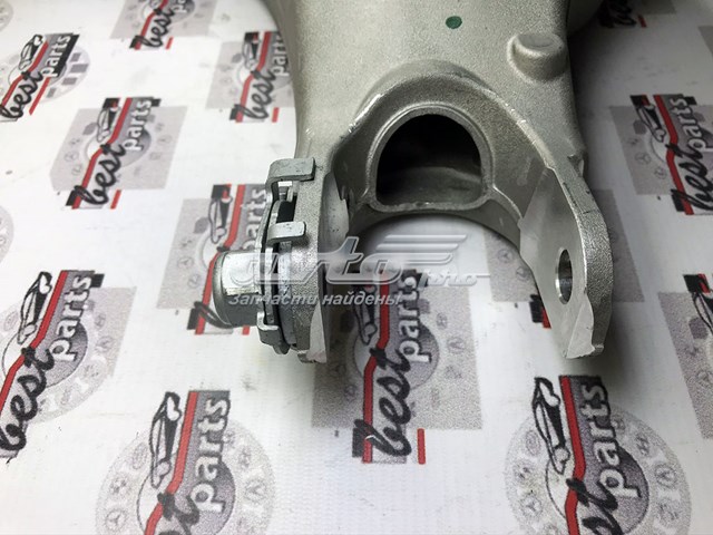 Балансир задній нижній, лівий LR098768 LAND ROVER