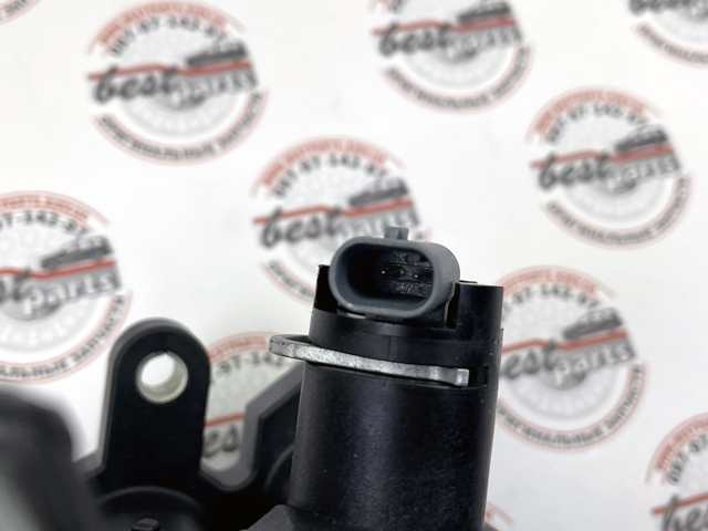 Корпус термостата в зборі LR106640 LAND ROVER