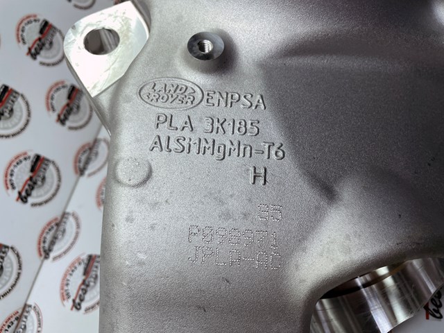 Цапфа - поворотний кулак передній, правий LR155542 LAND ROVER