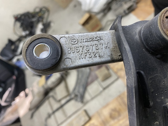Двигун склоочисника лобового скла (трапеції) BJS76737X MAZDA