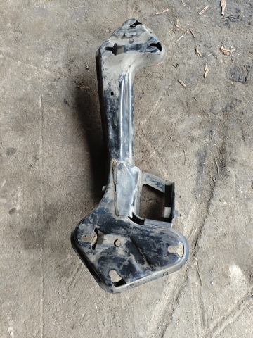 Кріплення кпп 22316762275 BMW