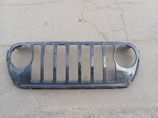 Решітка 82215114 CHRYSLER